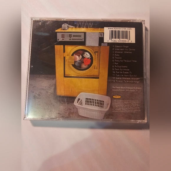 Shakira Laundry Service classic 2000s music cd - Picture 2 of 4